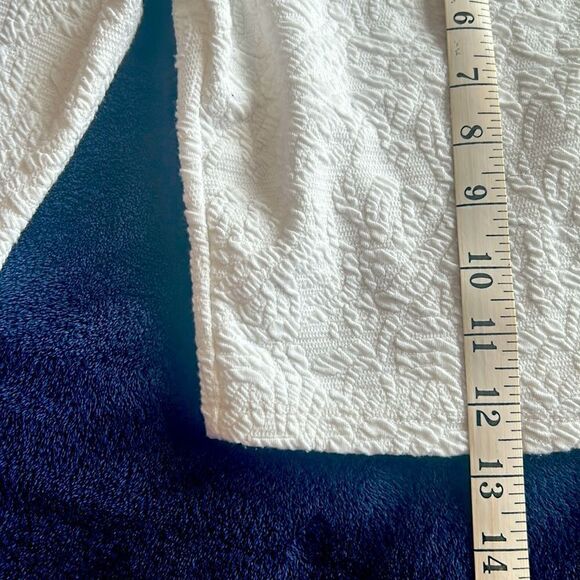 G by GUESS Women’s White Mesh Half Sleeve Crop Top Size Small - Picture 4 of 6